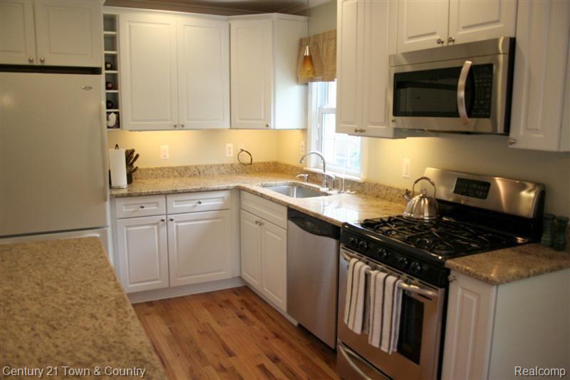 2109 Franklin Road Berkley, MI 48072 - Photo 2 of 25 Kitchen w/Stainless Steel Appls