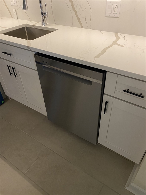 21 Clark's Road, Unit 204 Amesbury, MA 01913 - Photo 9 of 32
