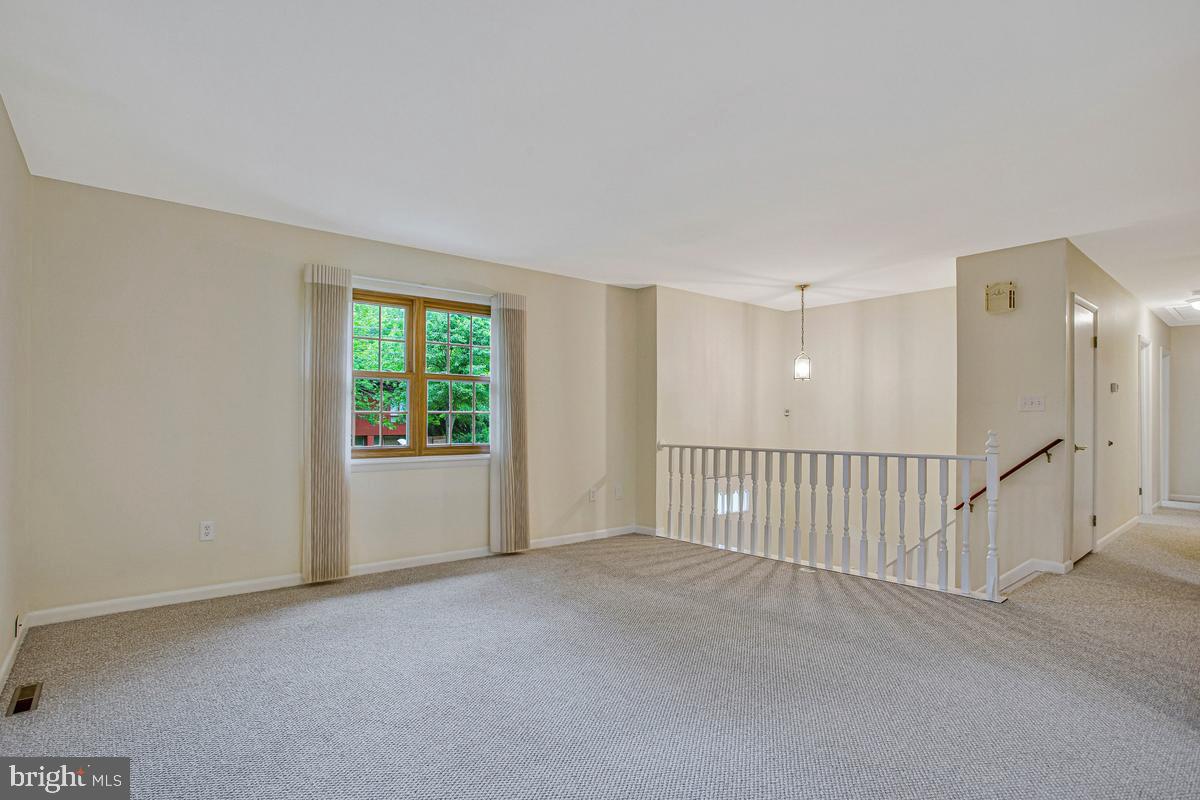 607 Ridge Drive Annapolis, MD 21403 - Photo 4 of 30