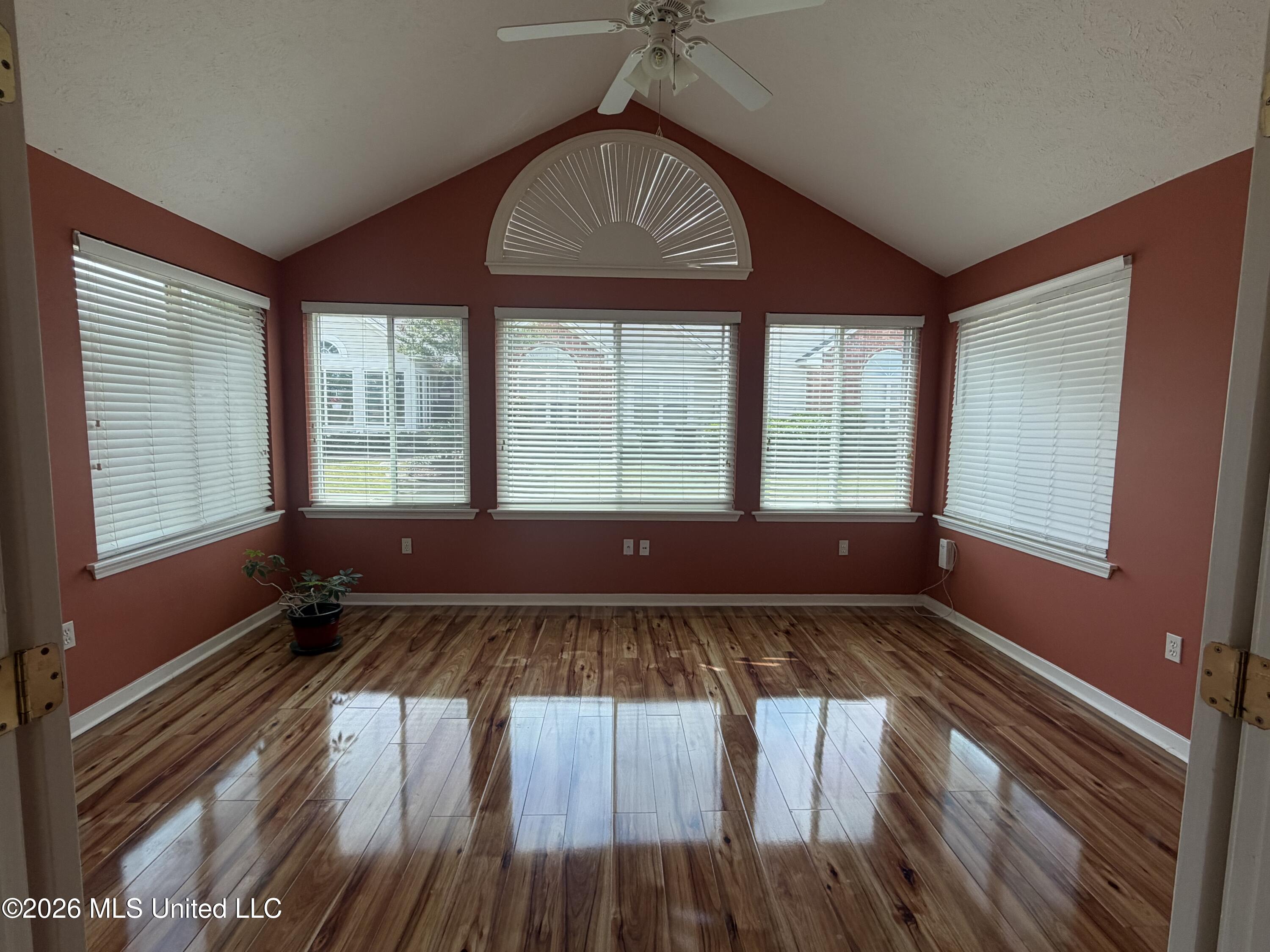 1010 Gerrits Landing Brandon, MS 39047 - Photo 5 of 27 IMG_2564