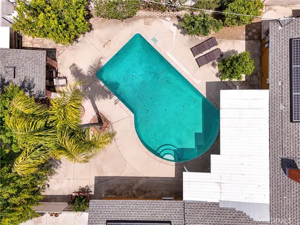 a view of a bird bath