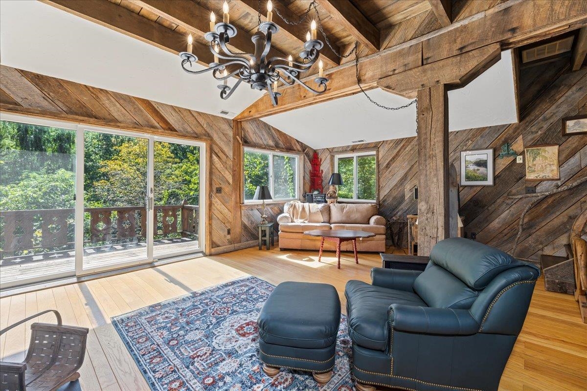 6602 Middlebrook Road Raphine, VA 24472 - Photo 19 of 68 a living room with furniture