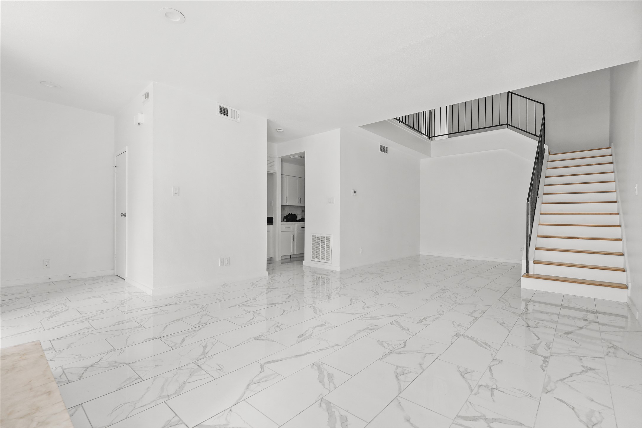 2409 Bering Drive, Unit 4 Houston, TX 77057 - Photo 2 of 17
