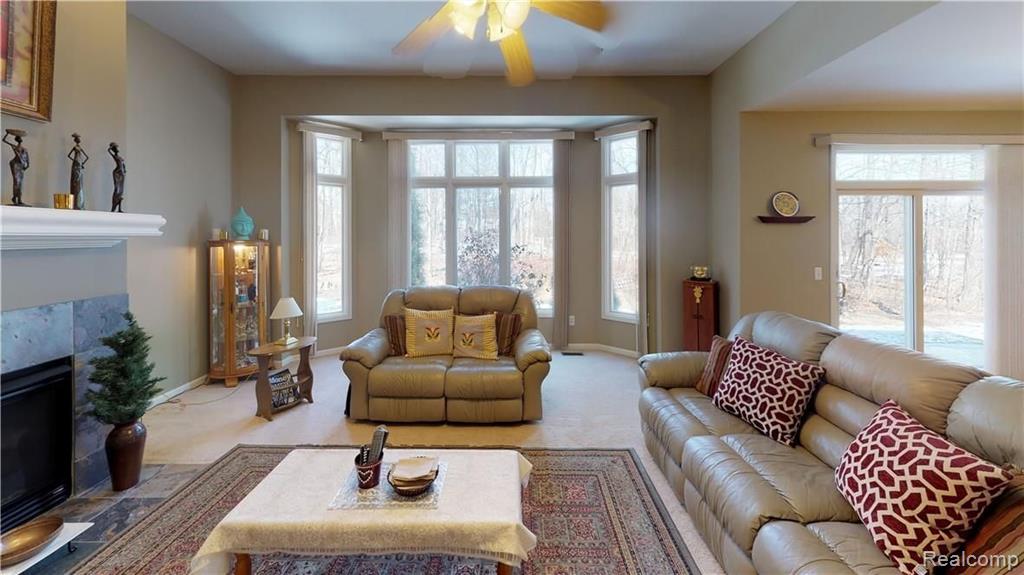 411 Mystic Valley Rochester Hills, MI 48307 - Photo 10 of 30