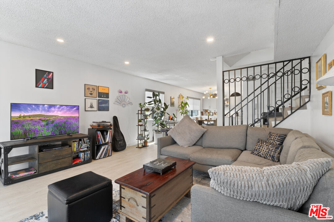 10916 Huston Street, Unit 102 North Hollywood, CA 91601 - Photo 14 of 22