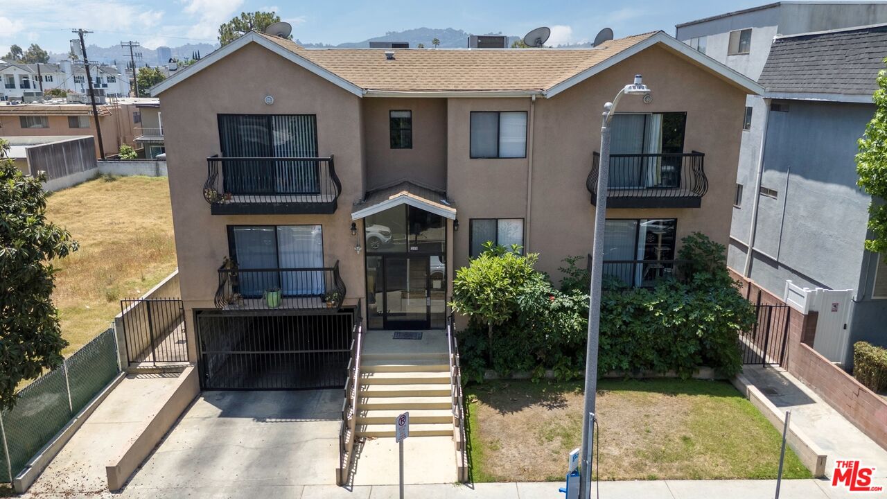 10916 Huston Street, Unit 102 North Hollywood, CA 91601 - Photo 2 of 22