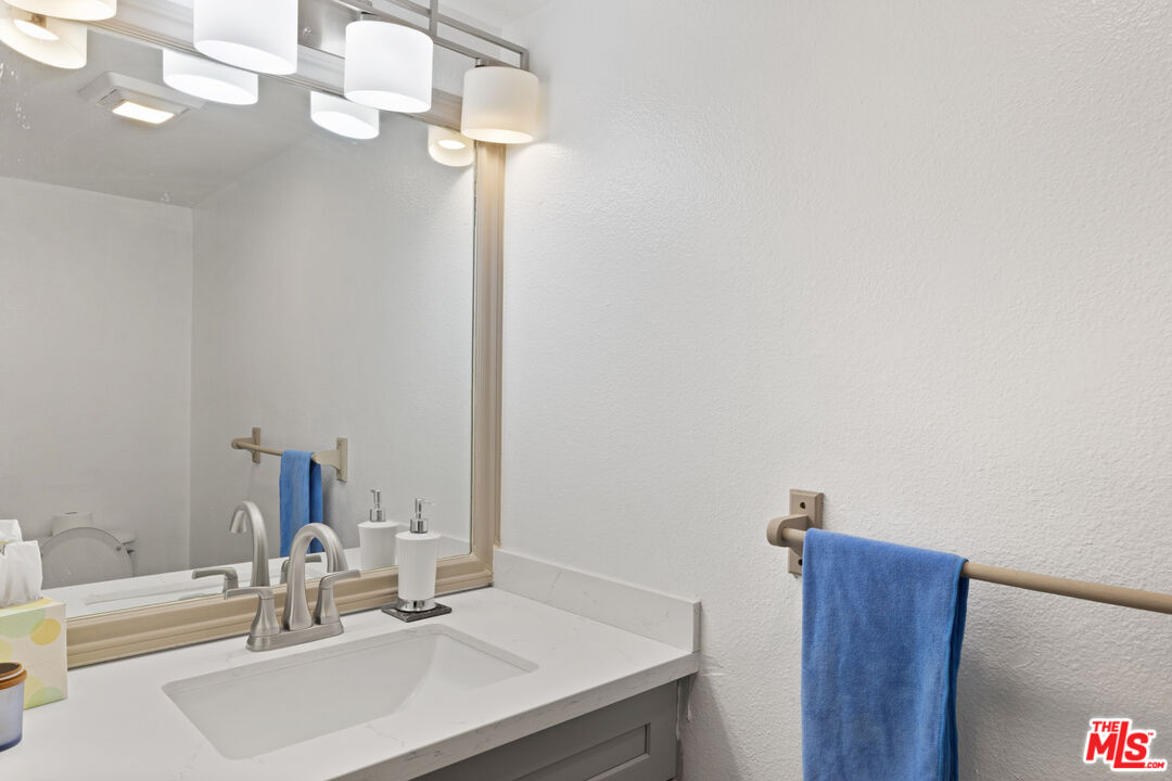 10916 Huston Street, Unit 102 North Hollywood, CA 91601 - Photo 21 of 22