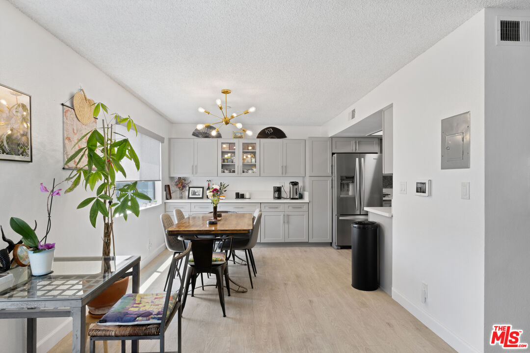 10916 Huston Street, Unit 102 North Hollywood, CA 91601 - Photo 6 of 22