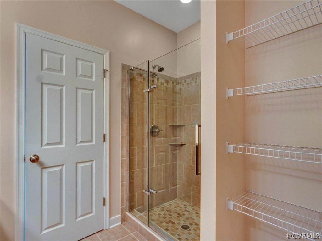 4720 Powhatan Lakes Road Powhatan, VA 23139 - Photo 23 of 35 Spa-like en-suite bathroom with double vanity, soa
