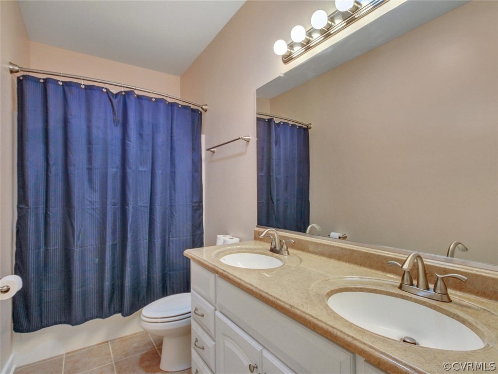 4720 Powhatan Lakes Road Powhatan, VA 23139 - Photo 26 of 35 Full hall bathroom