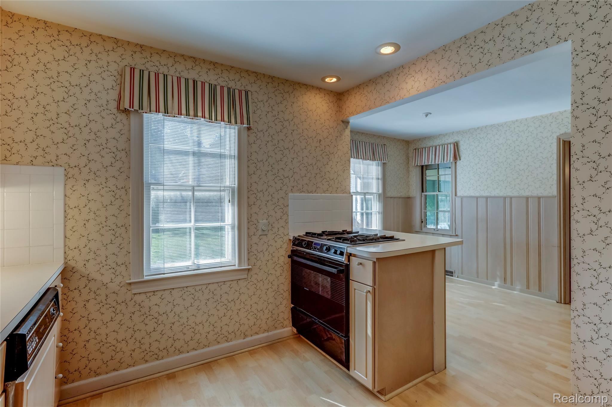 1041 Yorkshire Road Grosse Pointe, MI 48230 - Photo 17 of 35 1041 Yorkshire Road, Grosse Pointe Park, MI-17.jpg-FULL