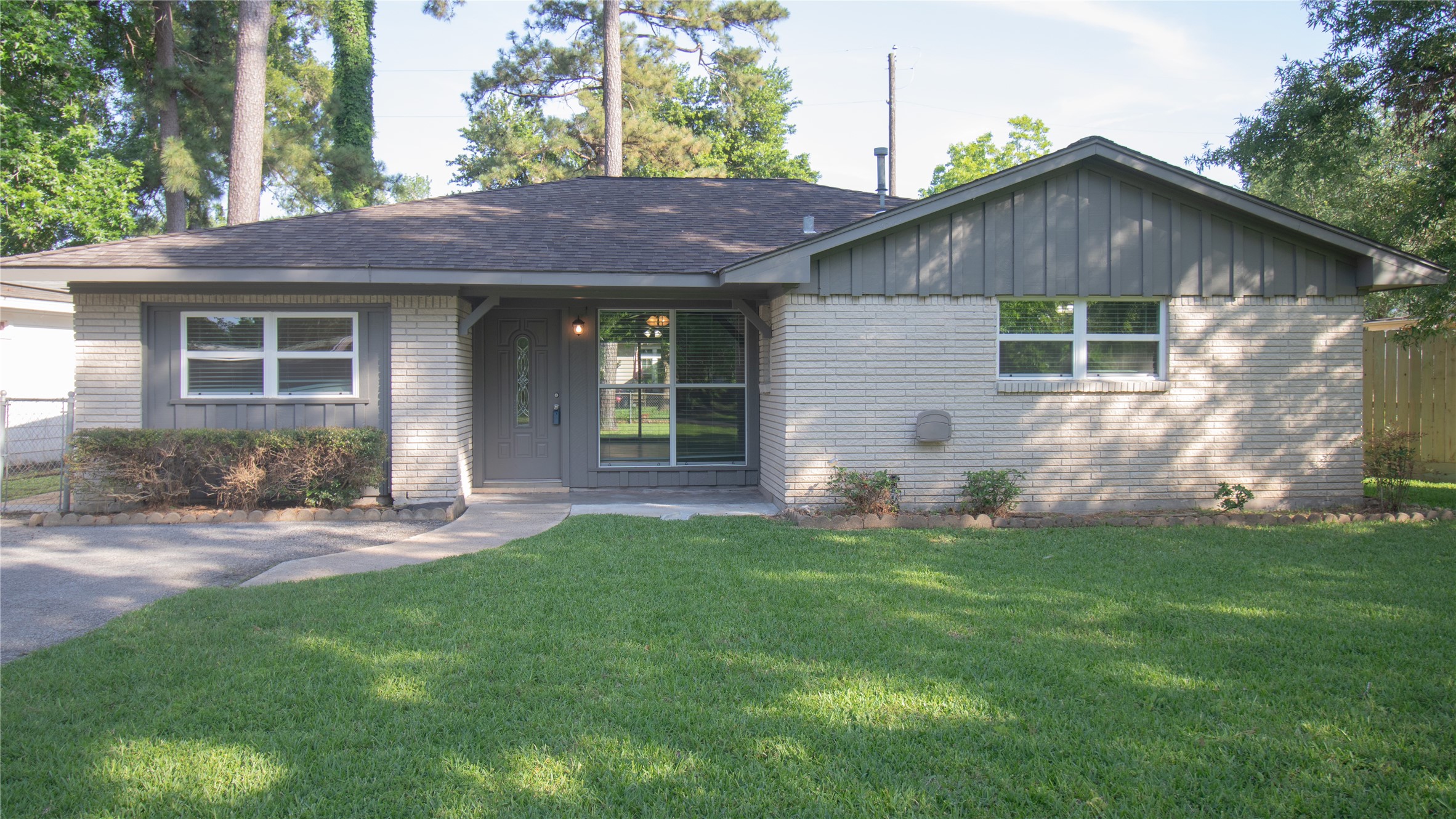 322 Broad Ripple Drive Houston, TX 77336 - Photo 1 of 16