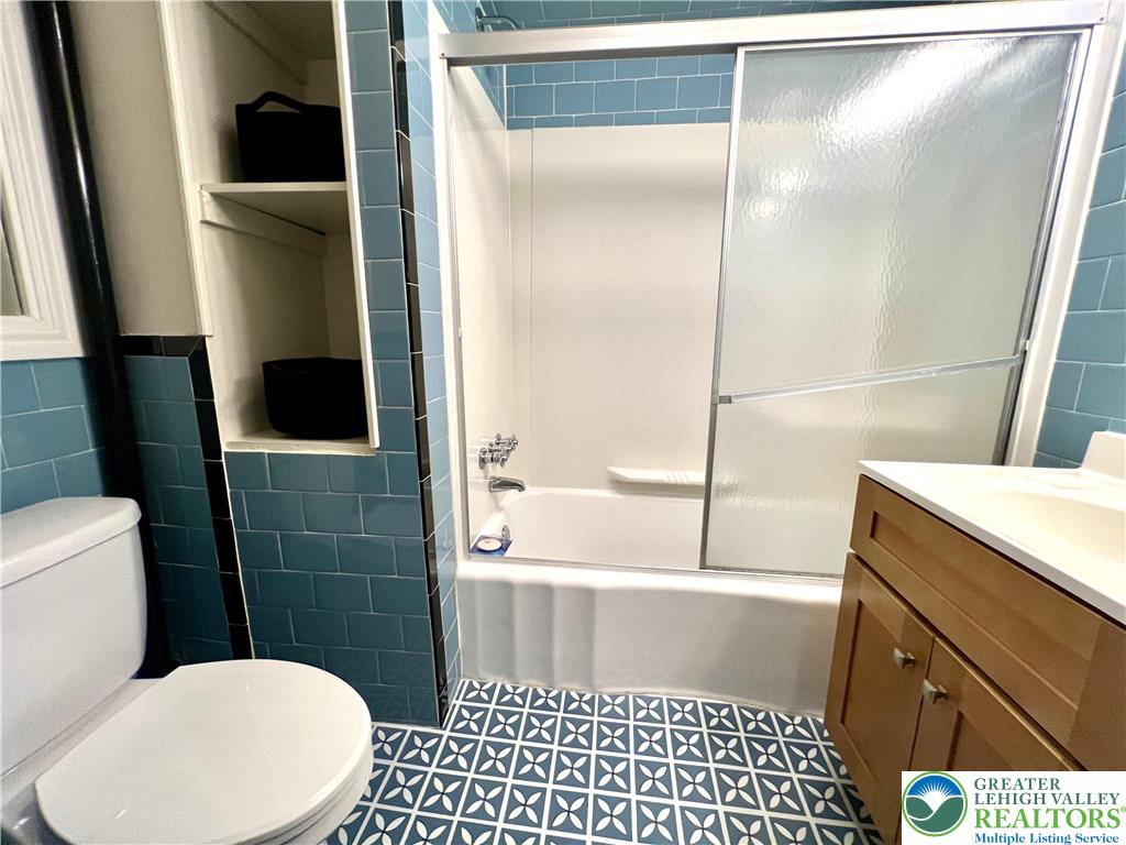 606 West Broad Street, Unit F Bethlehem, PA 18018 - Photo 18 of 23 Updated Bathrm. New floor, etc.