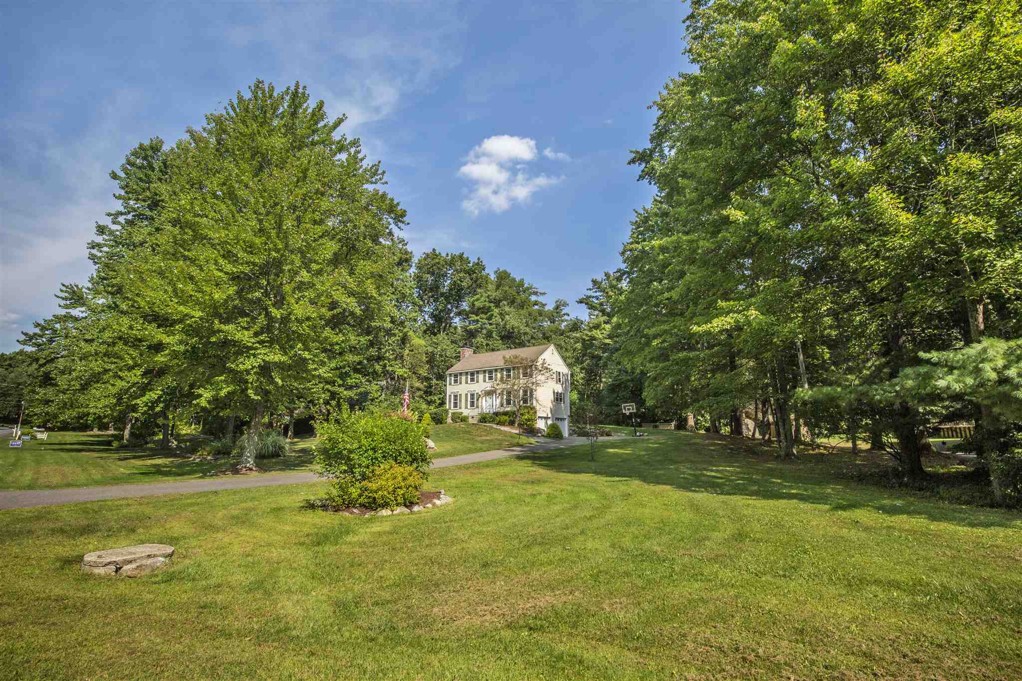 9 Ballard Road Derry, NH 03038 - Photo 2 of 22