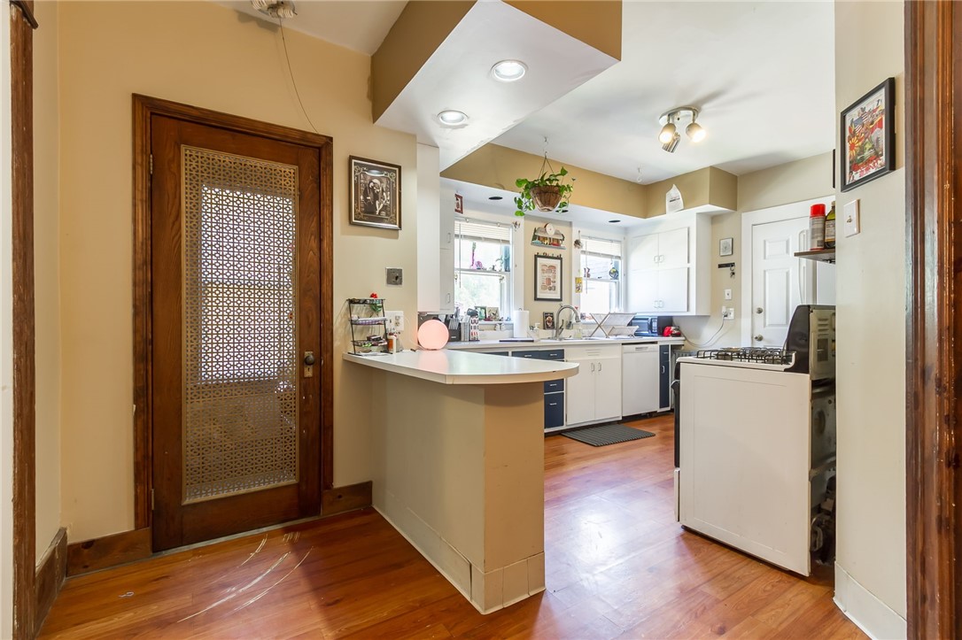 370 Pearl Street Rochester, NY 14607 - Photo 12 of 29