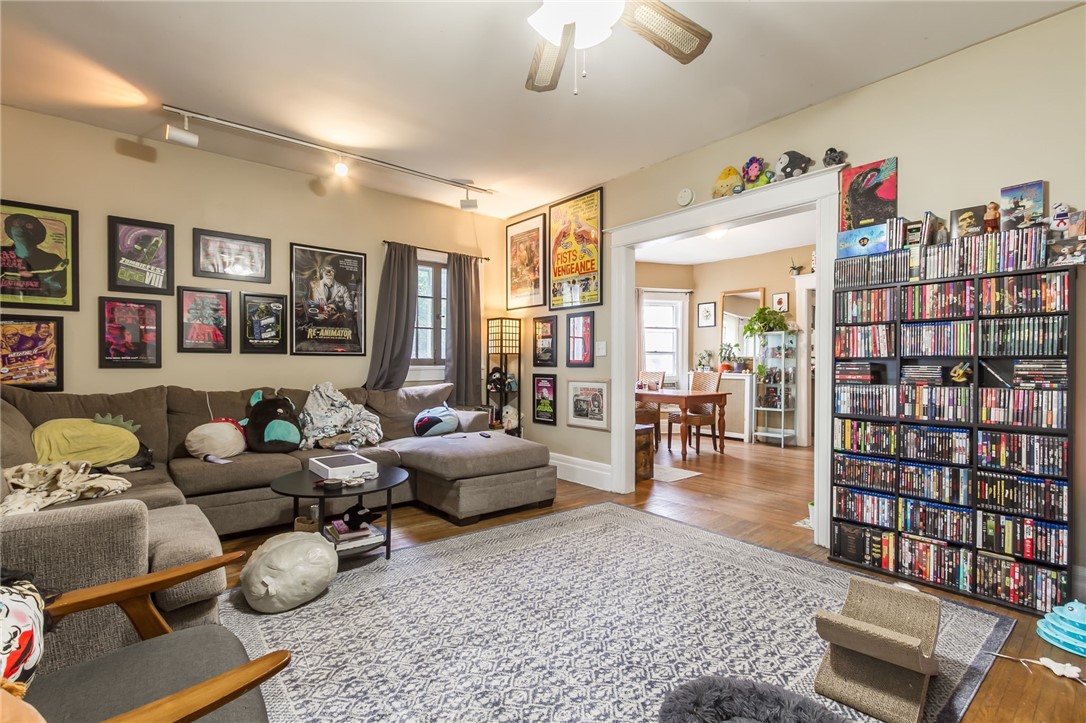 370 Pearl Street Rochester, NY 14607 - Photo 2 of 29