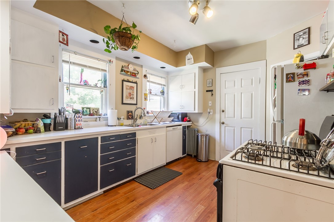 370 Pearl Street Rochester, NY 14607 - Photo 4 of 29