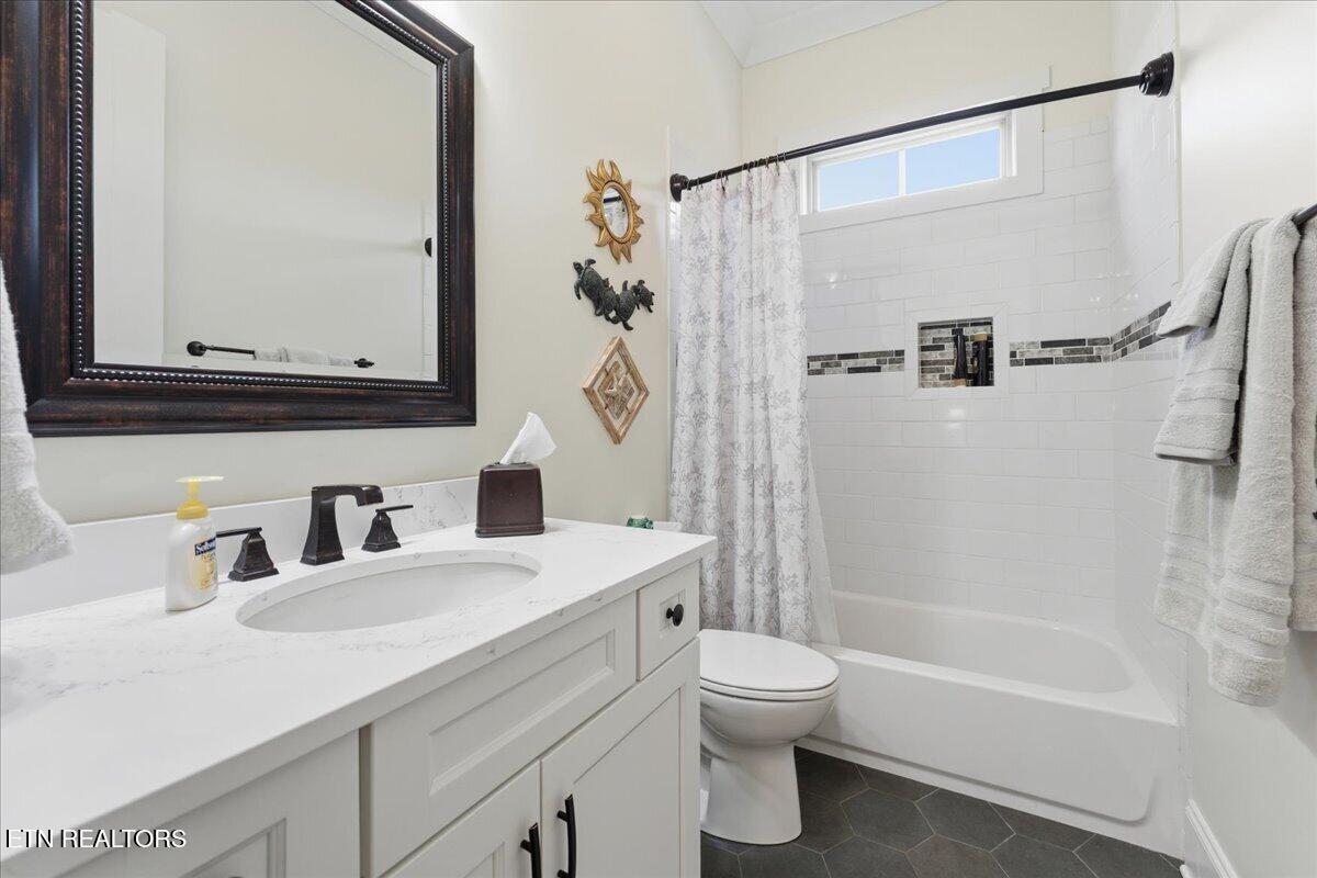 107 Daleyuhski Way Loudon, TN 37774 - Photo 24 of 43 Guest Bath