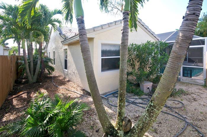 9535 Lake Serena Drive Boca Raton, FL 33496 - Photo 25 of 25 Side yard