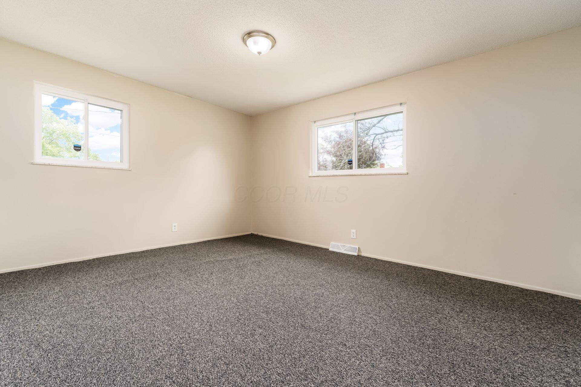 2594 Hubbell Road Columbus, OH 43232 - Photo 18 of 26 Primary Suite (2)