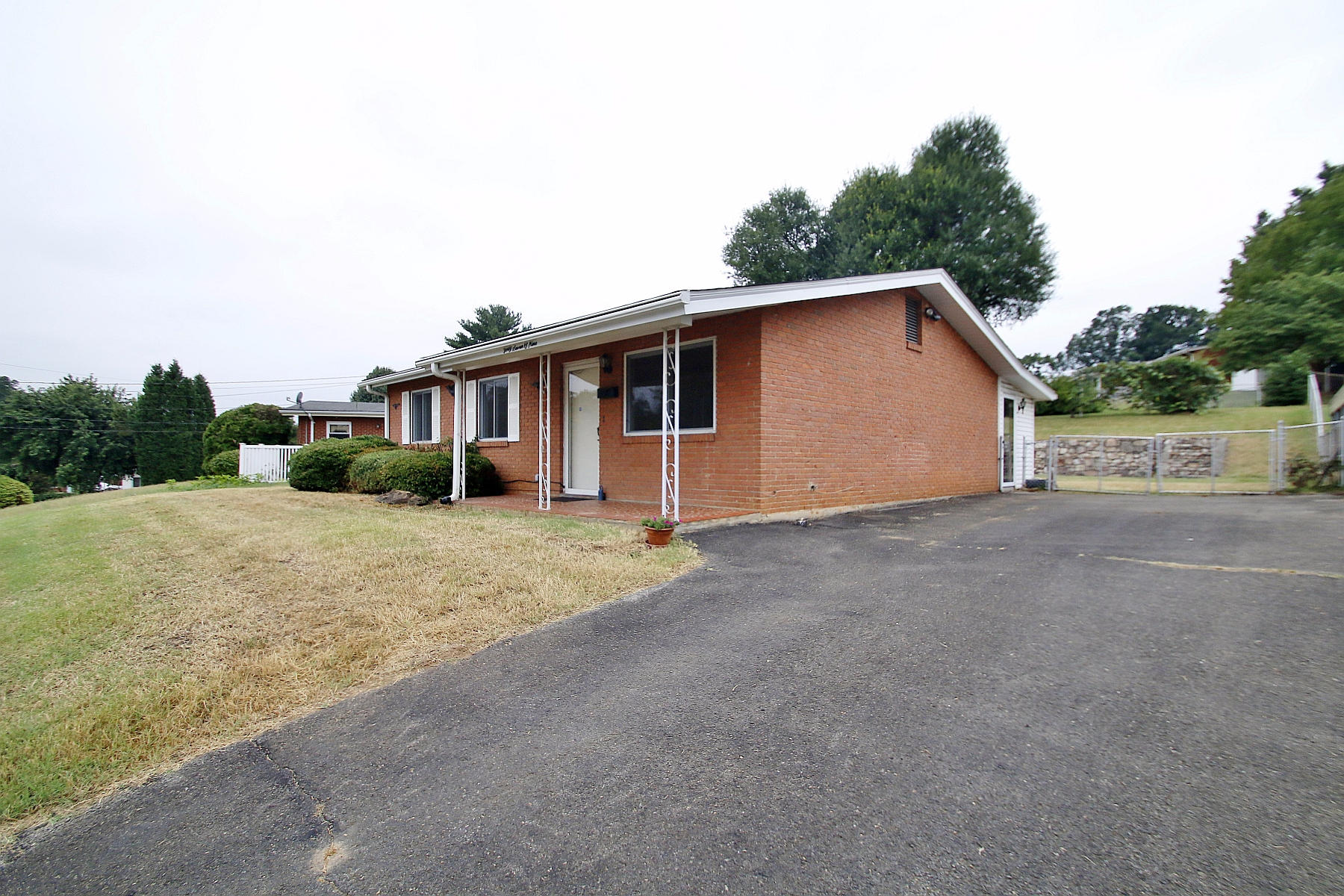 4709 Desi Road Northwest Roanoke, VA 24017 - Photo 3 of 30 _MG_4829