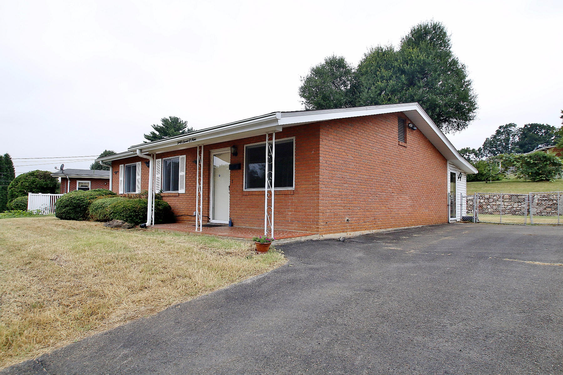 4709 Desi Road Northwest Roanoke, VA 24017 - Photo 4 of 30 _MG_4830