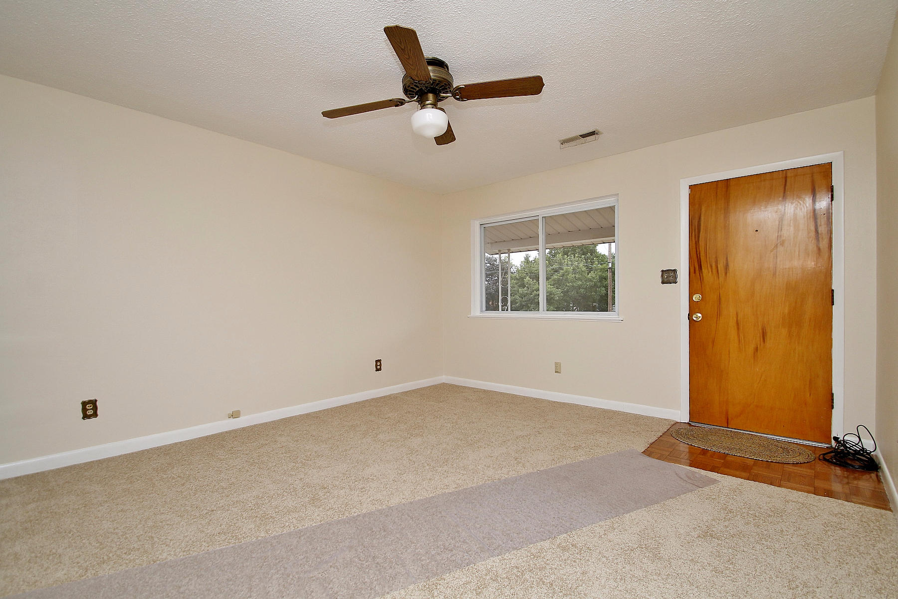 4709 Desi Road Northwest Roanoke, VA 24017 - Photo 5 of 30 _MG_4832