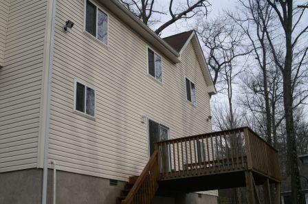 671 Edinburgh Road Bushkill, PA 18324 - Photo 2 of 9 Back Deck