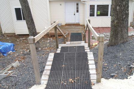 671 Edinburgh Road Bushkill, PA 18324 - Photo 3 of 9 Front Ramp