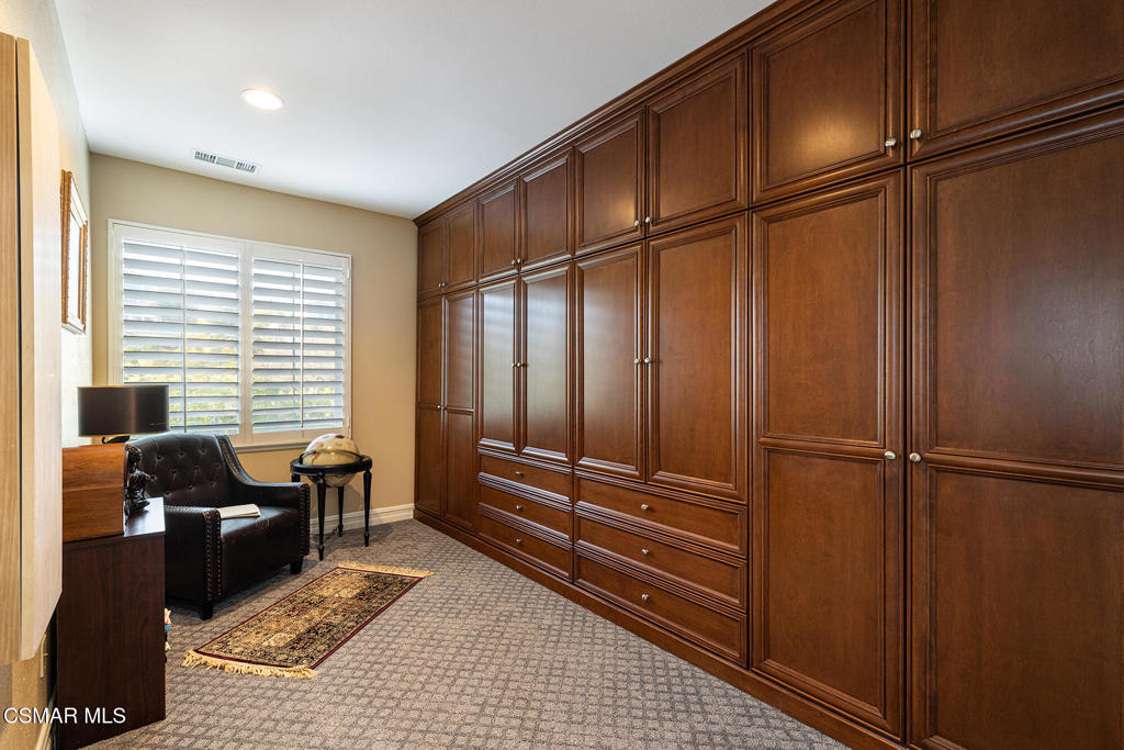 5019 Corral Street Simi Valley, CA 93063 - Photo 17 of 50 a livingroom with furniture