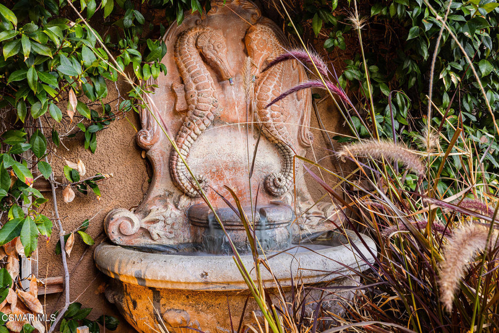5019 Corral Street Simi Valley, CA 93063 - Photo 5 of 50 a backyard of a house
