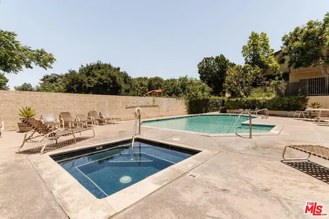 $629,000 | 15023 Sherman Way, Unit E, Van Nuys, CA 91405