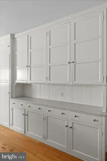 a view of livingroom with hardwood floor