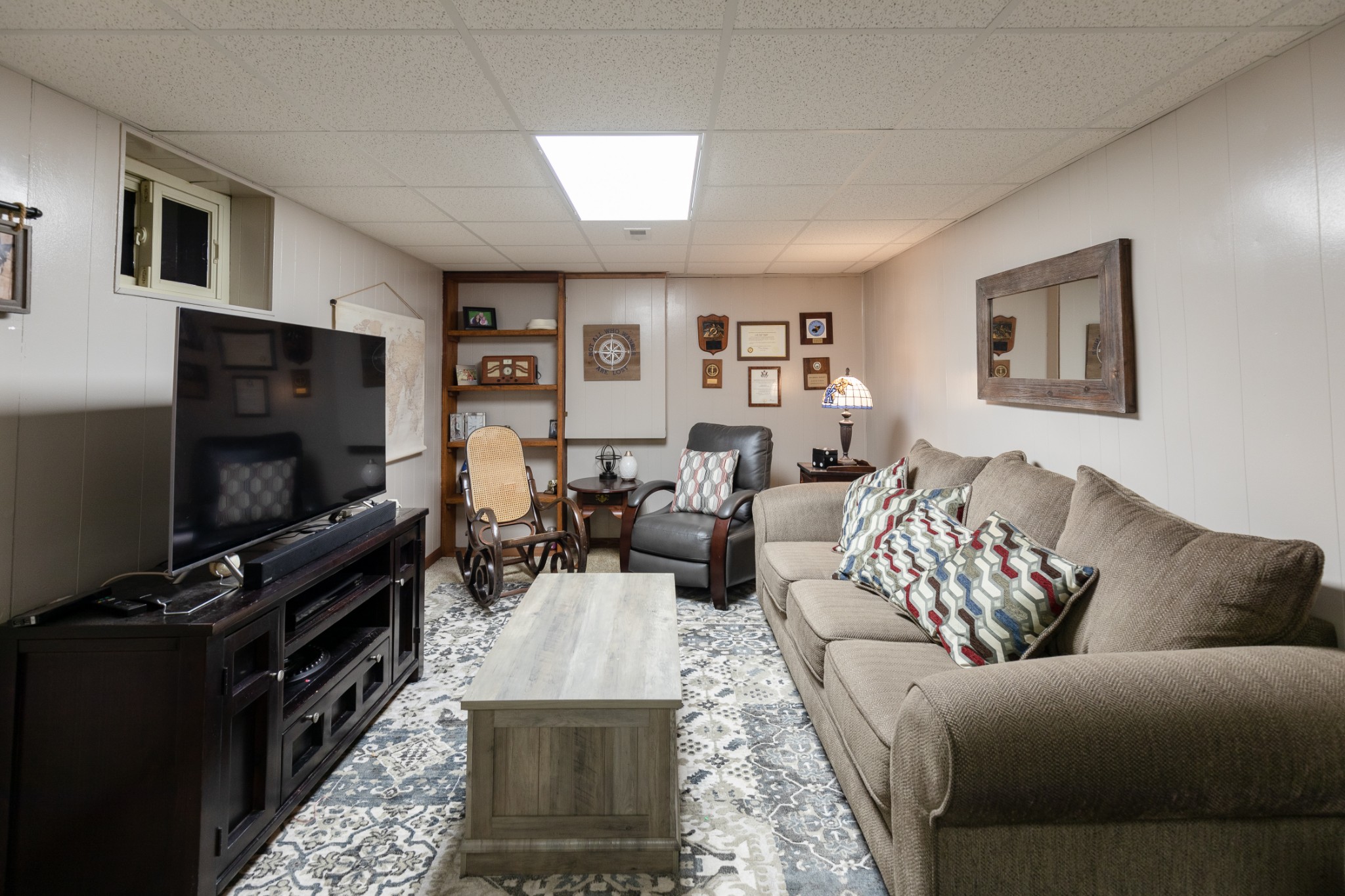 2004 Cherokee Trail Springfield, TN 37172 - Photo 22 of 38 a living room with furniture and a flat screen tv