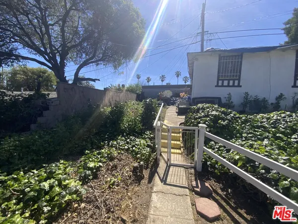 $790,500 | 826 East 65th Street, Inglewood, CA 90302