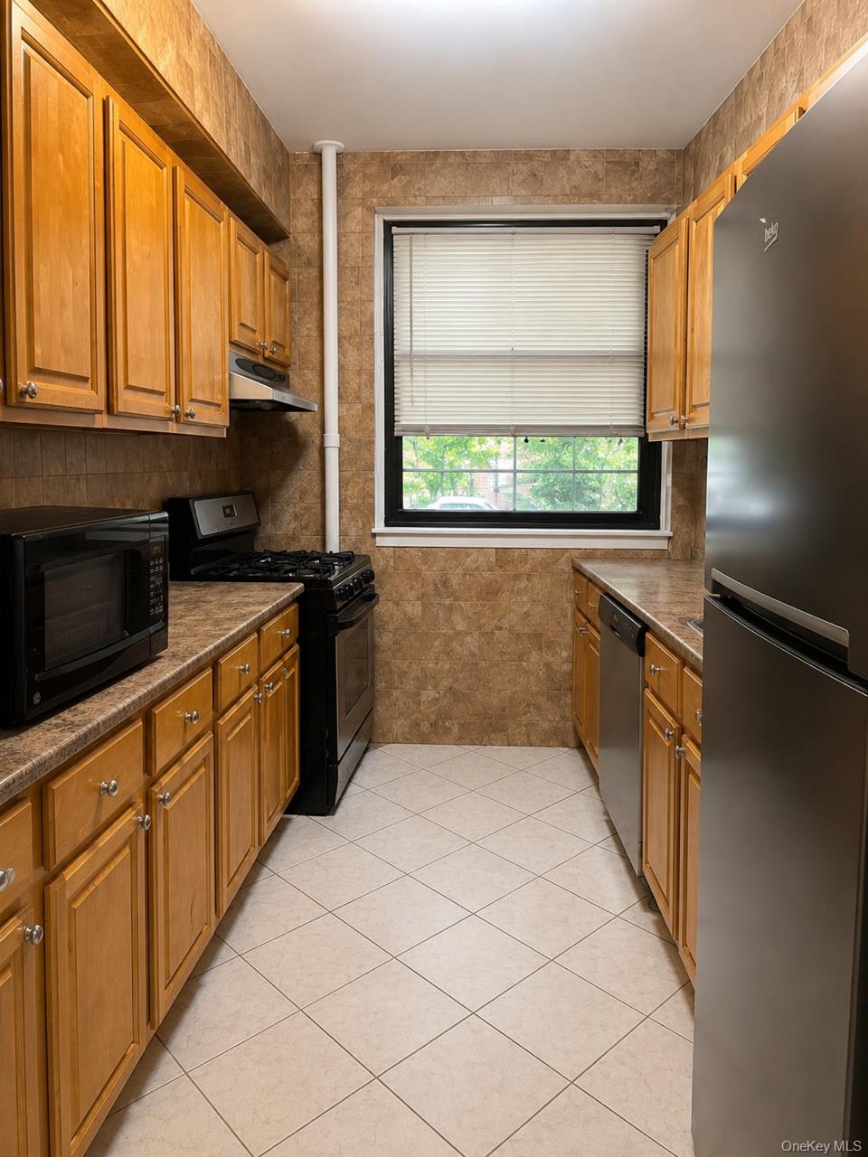 98-25 64th Road, Unit 1H Queens, NY 11374 - Photo 4 of 10