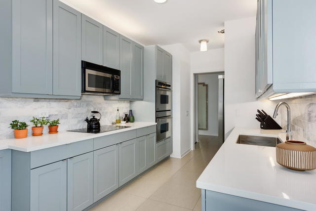 501 North Clinton Street, Unit 3203 Chicago, IL 60654 - Photo 17 of 35