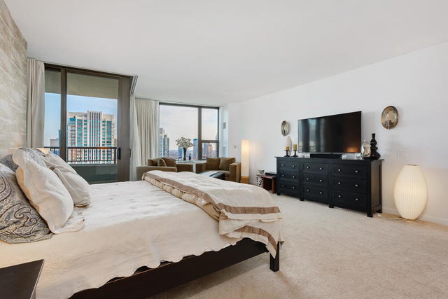 501 North Clinton Street, Unit 3203 Chicago, IL 60654 - Photo 22 of 35