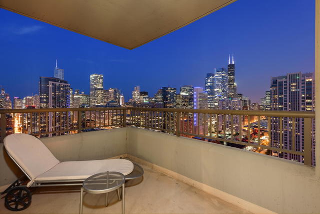 501 North Clinton Street, Unit 3203 Chicago, IL 60654 - Photo 27 of 35