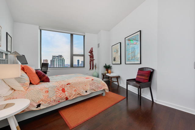 501 North Clinton Street, Unit 3203 Chicago, IL 60654 - Photo 29 of 35