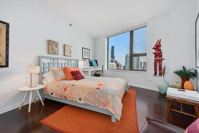 501 North Clinton Street, Unit 3203 Chicago, IL 60654 - Photo 30 of 35