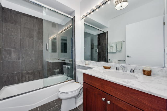 501 North Clinton Street, Unit 3203 Chicago, IL 60654 - Photo 31 of 35