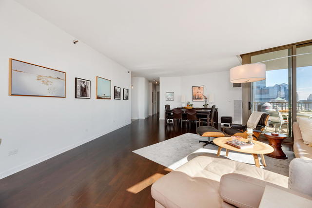 501 North Clinton Street, Unit 3203 Chicago, IL 60654 - Photo 6 of 35