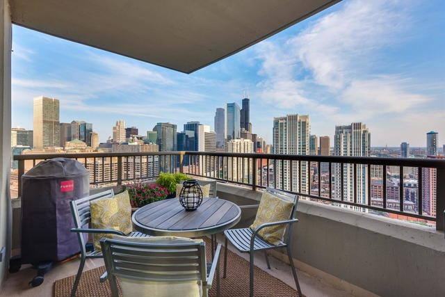 501 North Clinton Street, Unit 3203 Chicago, IL 60654 - Photo 9 of 35