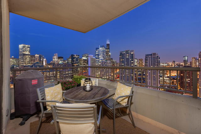 501 North Clinton Street, Unit 3203 Chicago, IL 60654 - Photo 10 of 35