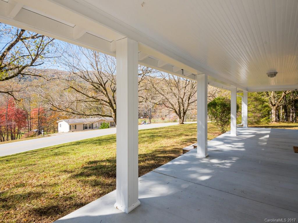 598 Morgan Hill Road Fairview, NC 28730 - Photo 4 of 24 Gallery Image 4
