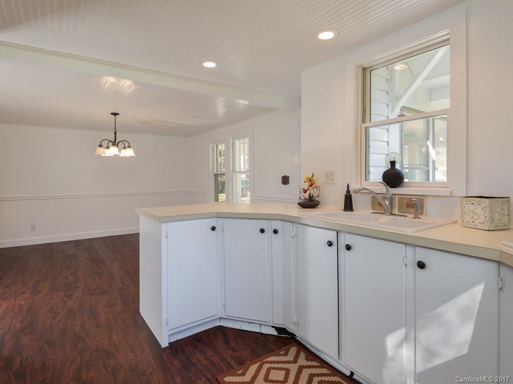 598 Morgan Hill Road Fairview, NC 28730 - Photo 9 of 24 Gallery Image 9