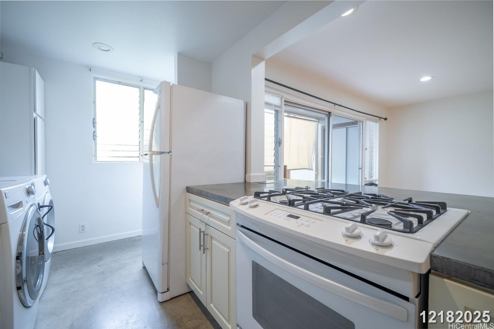 98-448 Kilinoe Street, Unit 907 Aiea, HI 96701 - Photo 16 of 25