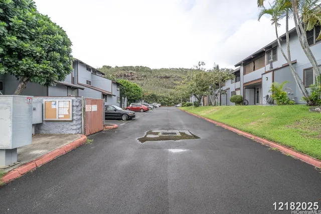 $2,700 | 98-448 Kilinoe Street, Unit 907, Aiea, HI 96701