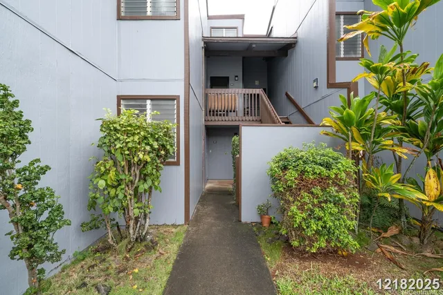 $2,700 | 98-448 Kilinoe Street, Unit 907, Aiea, HI 96701